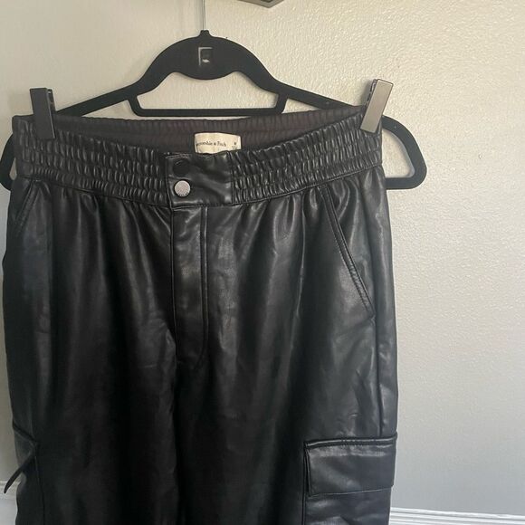 Abercrombie & Fitch Faux Leather Cargo Pants Black Women's Size Medium - Picture 7 of 12